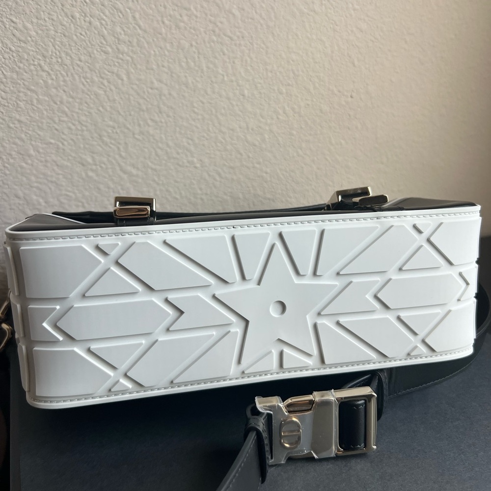 DIOR CAMP BAG/BRAND NEW/NEVER USED - Picture 6 of 9